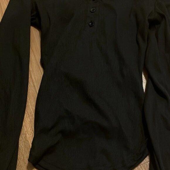 black long sleeve top - Picture 1 of 1